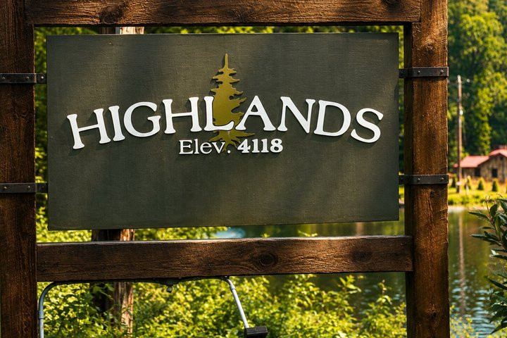 Carolina Waterfalls and Highlands Private VIP Boutique Tour - Photo 1 of 5